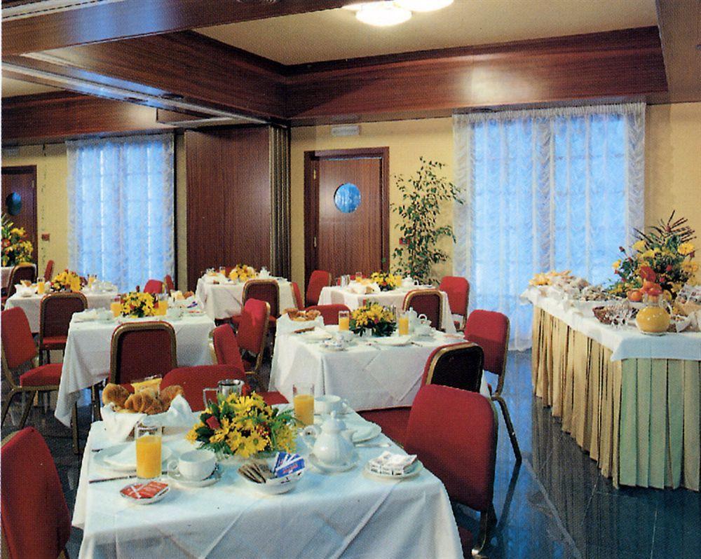 Hotel & Residence Dei Duchi Urbino Restoran foto