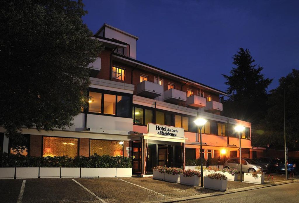 Hotel & Residence Dei Duchi Urbino Bagian luar foto