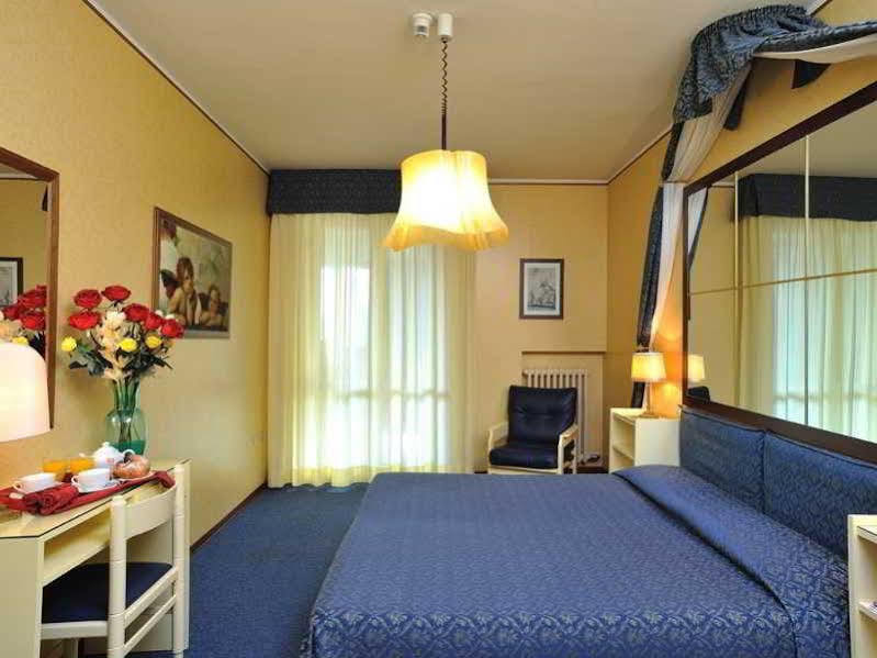 Hotel & Residence Dei Duchi Urbino Bagian luar foto